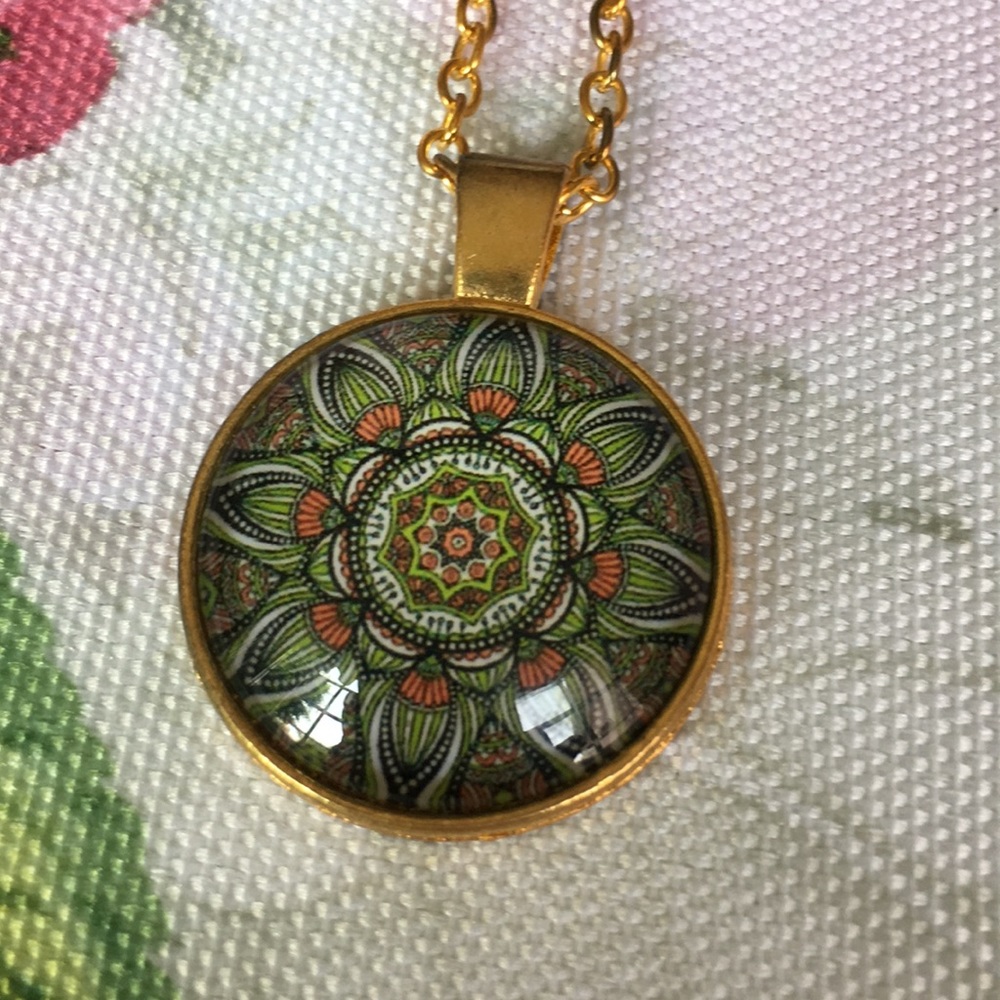 Mandala Glass Cabashon Necklace 18” NWT - Picture 2 of 5